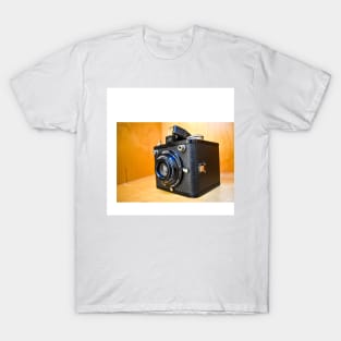 the vintage camera film ecopop photograph museum art T-Shirt